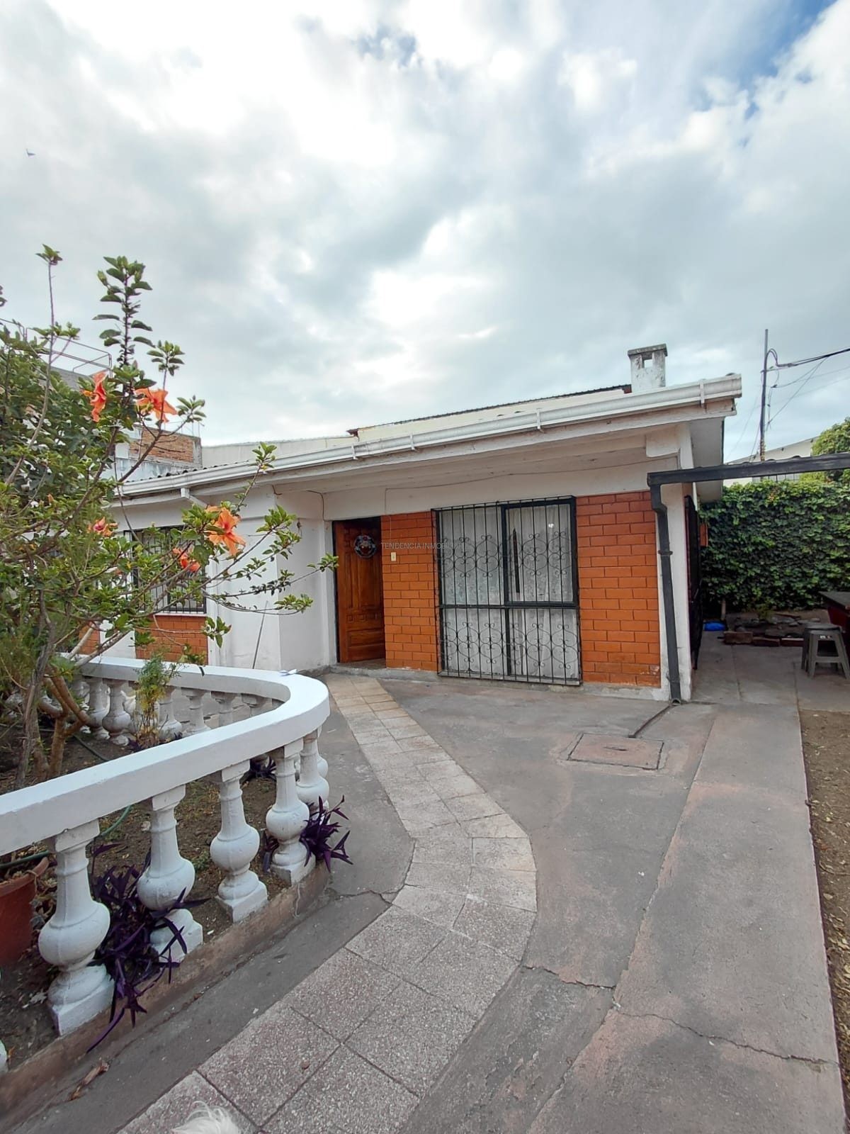 CASA ESQUINERA UN PISO EN VENTA NORTE DE QUITO OFELIA