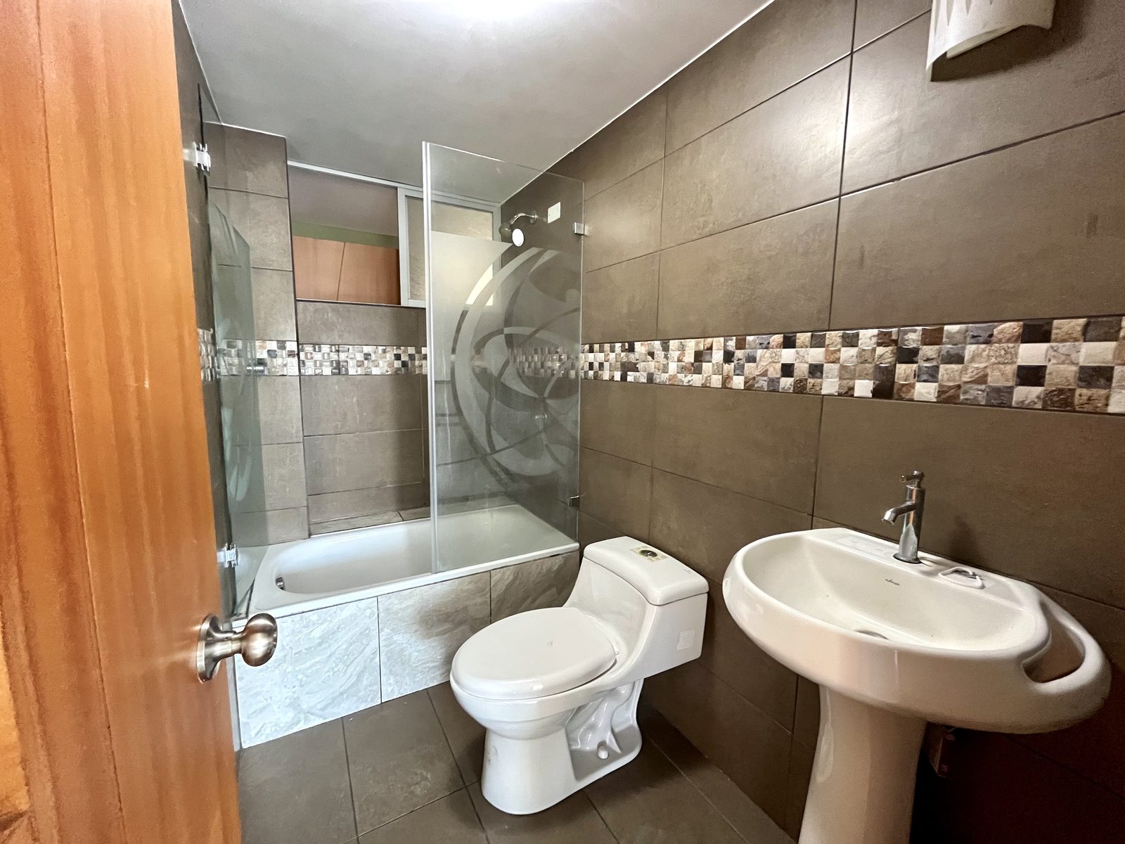 BAÑO SOCIAL Y COMPARTIDO