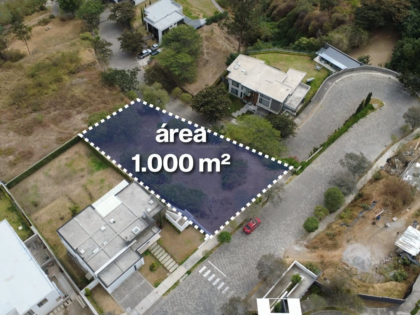 TERRENO EN VENTA CUMBAYÁ URBANIZACIÓN PRIVADA SECTOR EL CEBOLLAR